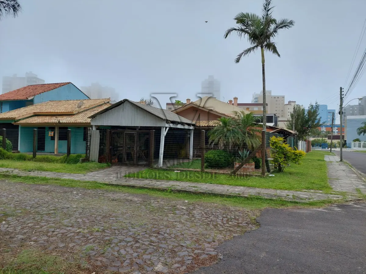 LOTE 237 - 01(UM) IMÓVEL EM ALVENÁRIA E SEU RESPECTIVO TERRENO EM TRAMANDAI