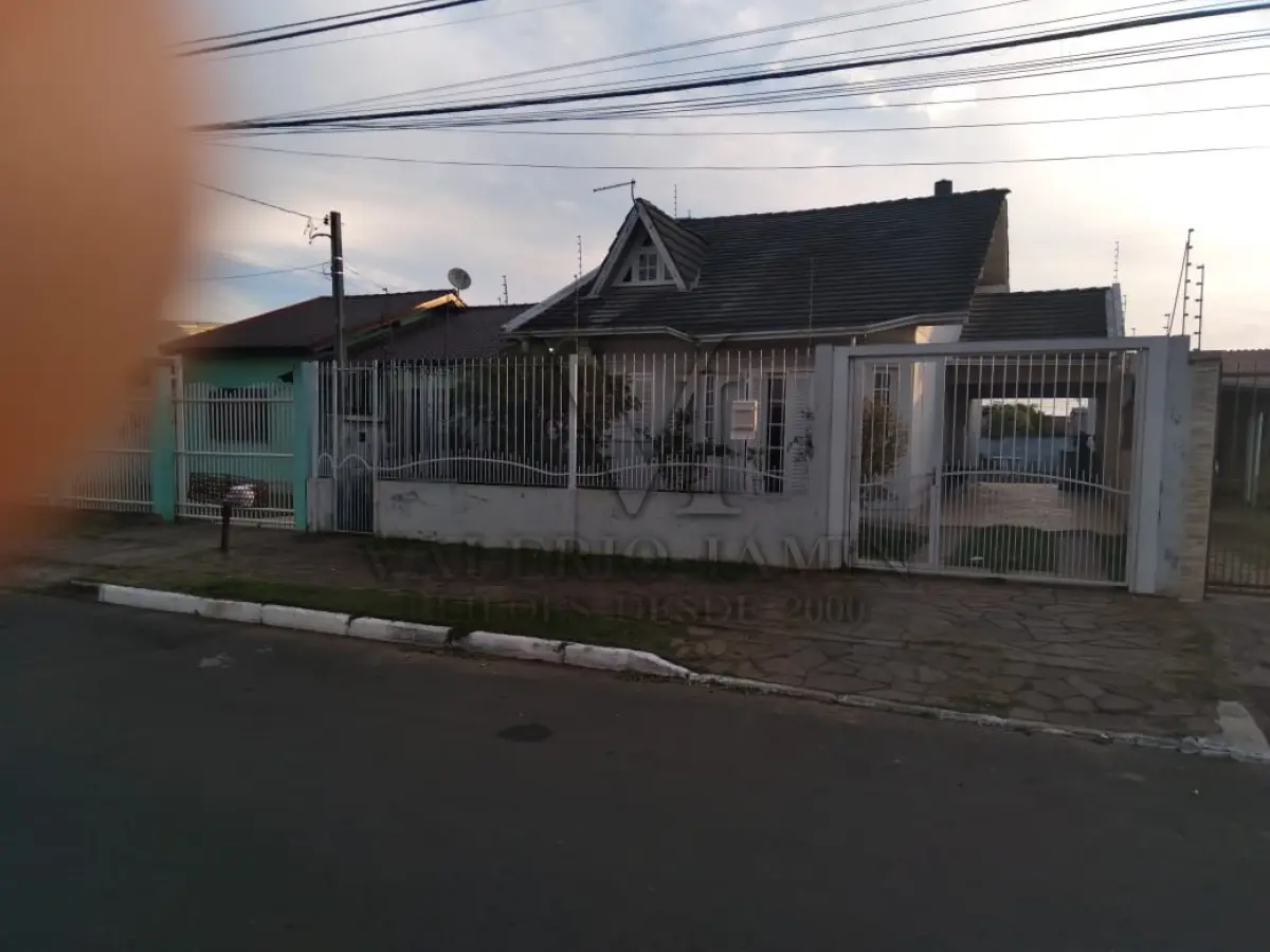 LOTE 050 - DIREITOS E AÇÕES DE UMA RESIDÊNCIA