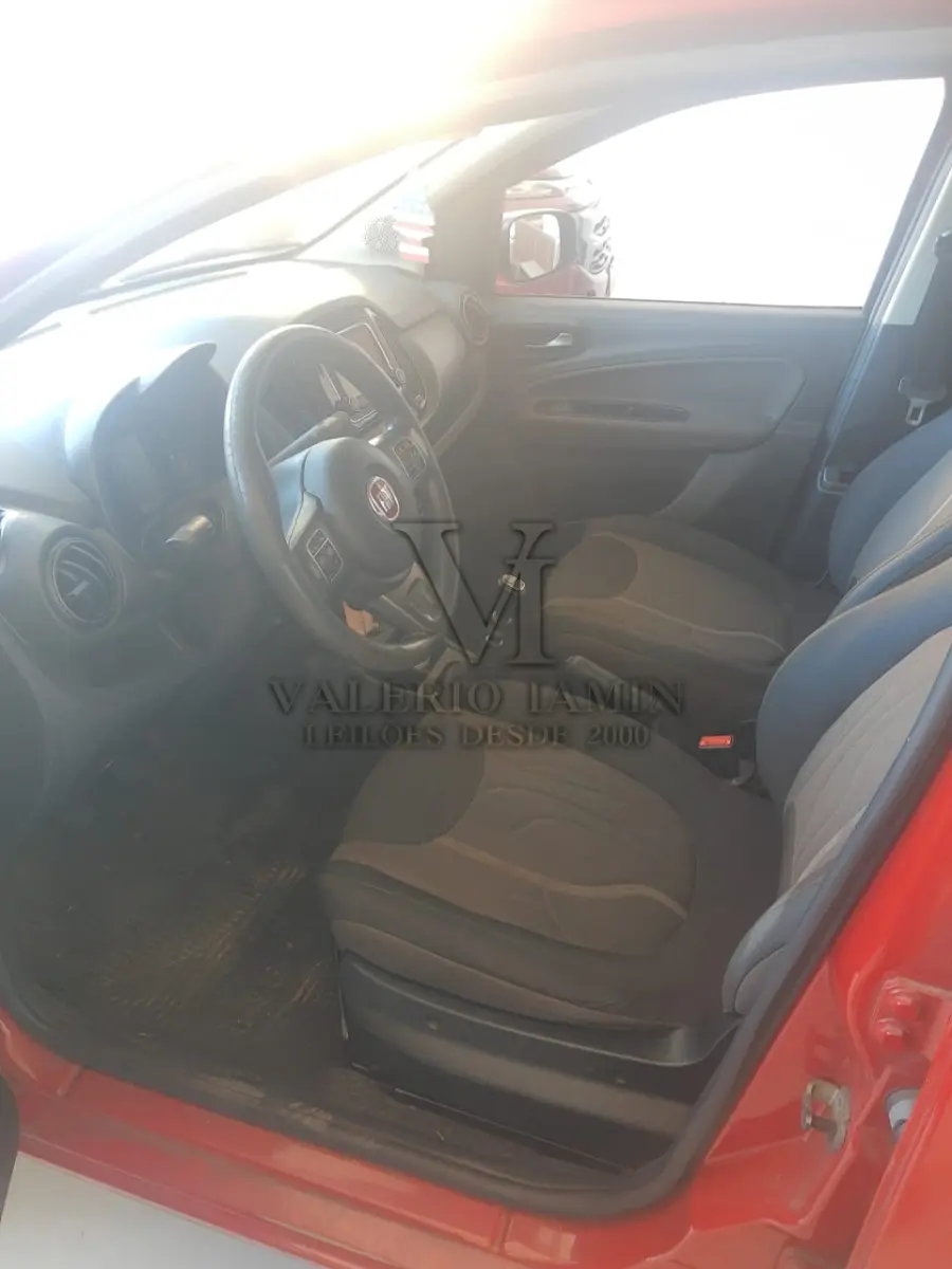 LOTE 18 - 01 VEICULO FIAT UNO