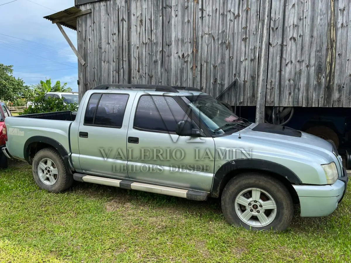 LOTE 391 -  CAMIONETE GM/S10 TORNADO D 4X4