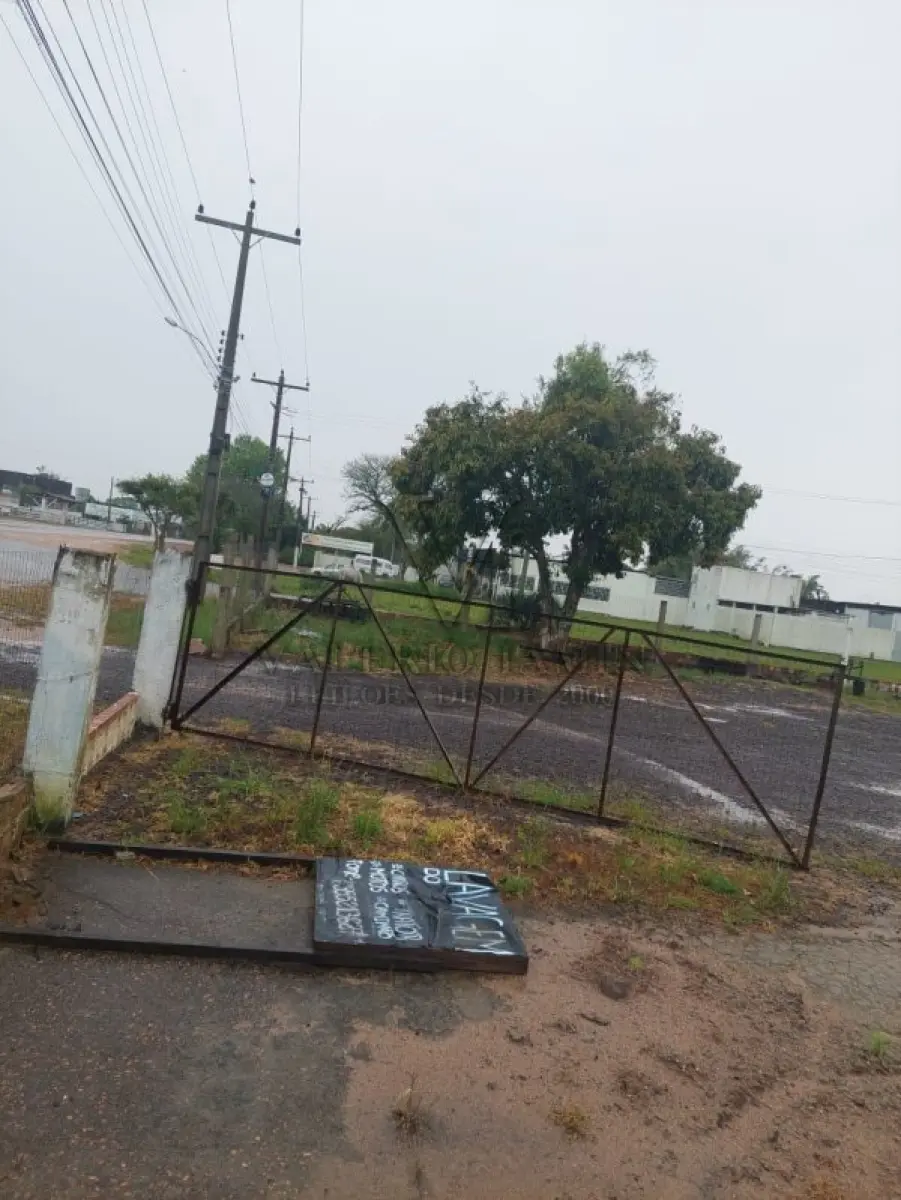 LOTE 603 - UM PAVILHÃO E SEU RESPECTIVO TERRENO URBANO