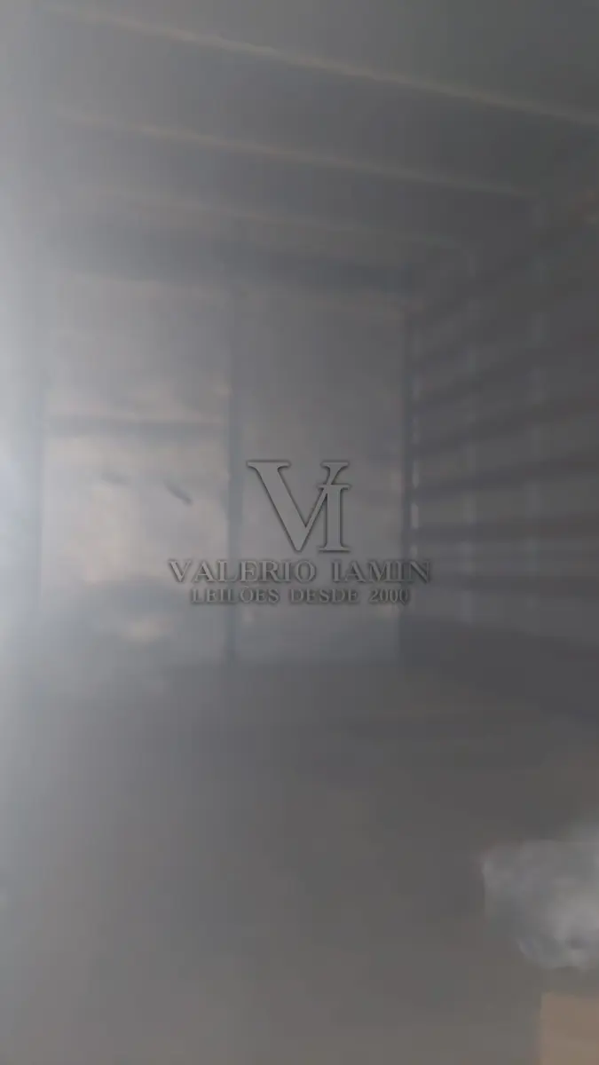 LOTE 430 - UM CAMINHÃO IVECO/VERTIS 90V16, ANO 2011 MODELO 2012