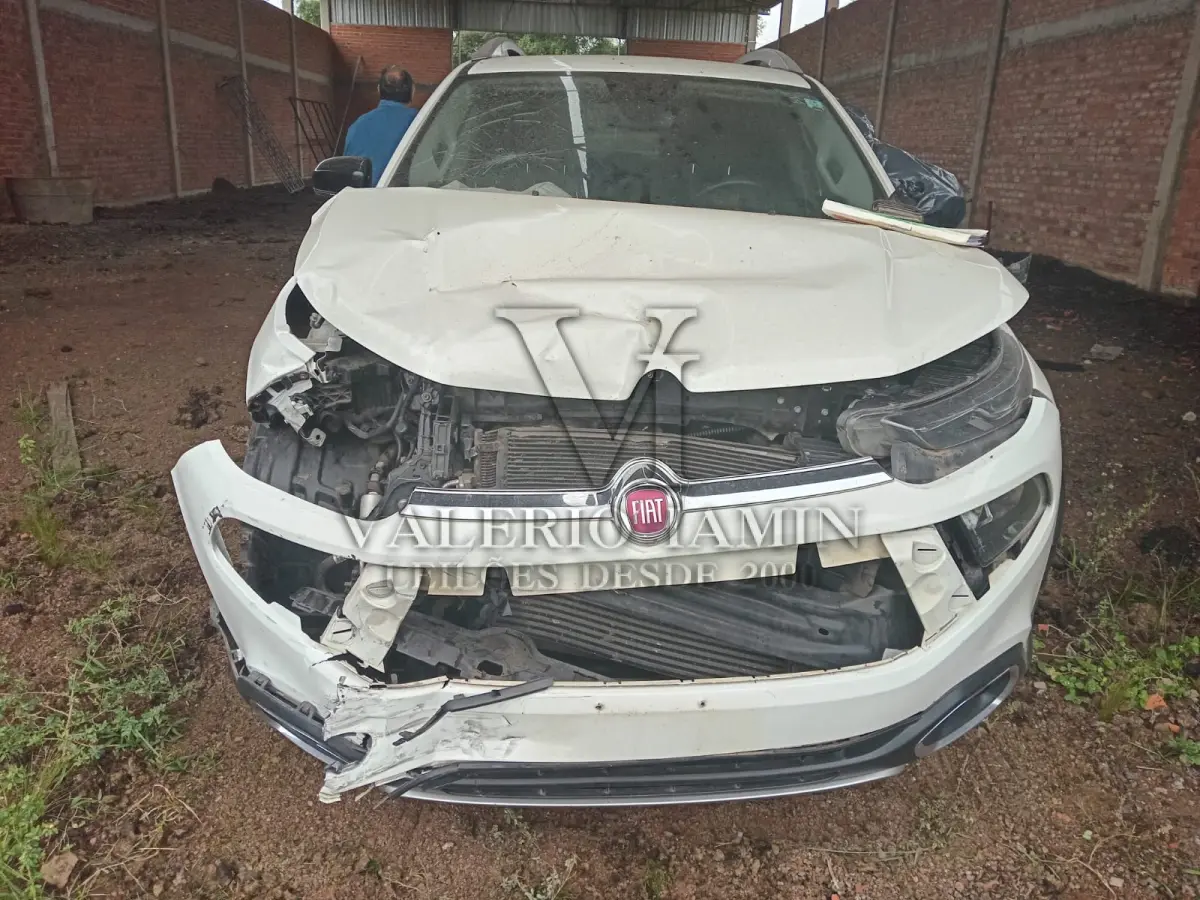 LOTE 422 - CAMINHONETE FIAT/TORO VOLCANO AT D4, ANO 2017, MODELO 2018