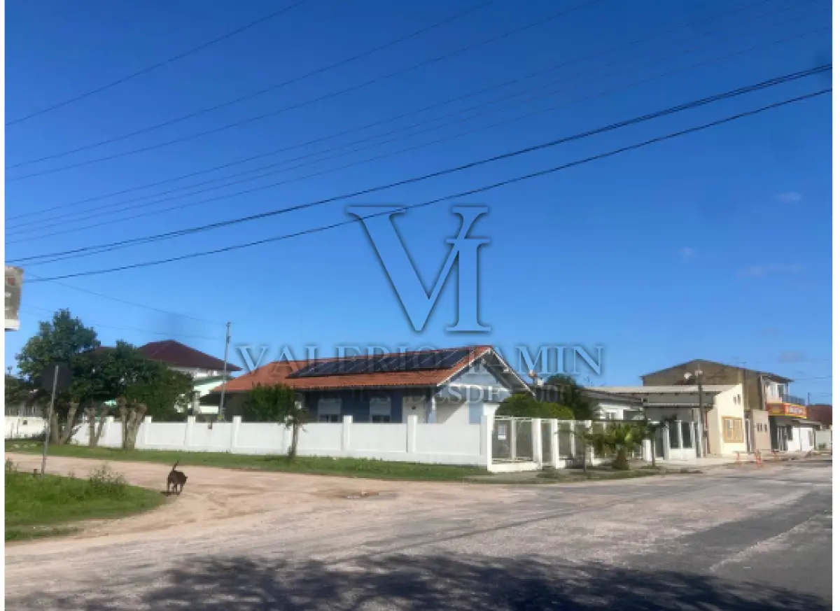 LOTE 607 - UM PRÉDIO DE ALVENÁRIA com 164,37m² e o respectivo terreno, situado a rua Getúlio Vargas nº1699