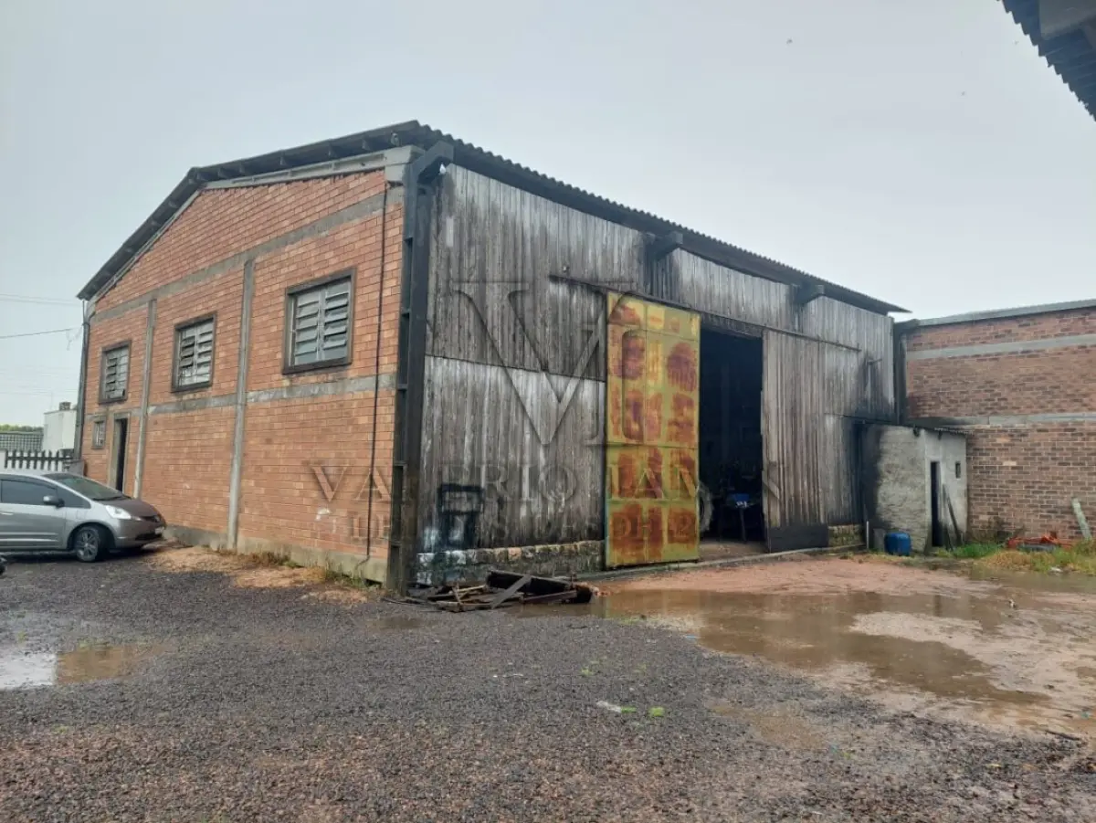 LOTE 603 - UM PAVILHÃO E SEU RESPECTIVO TERRENO URBANO