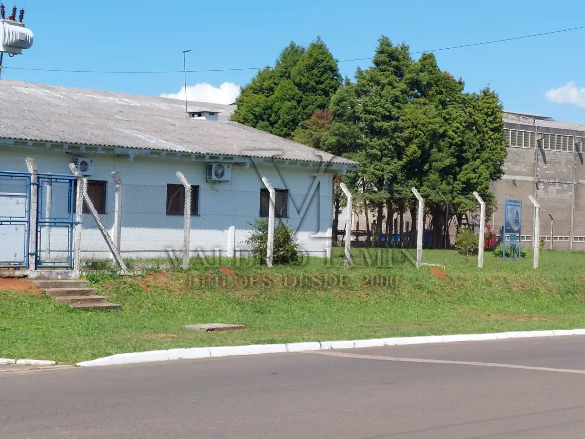 LOTE 260 - Um terreno com área de seis mil e quinhentos e sessenta e três metros quadrados (6.563,00m ²).