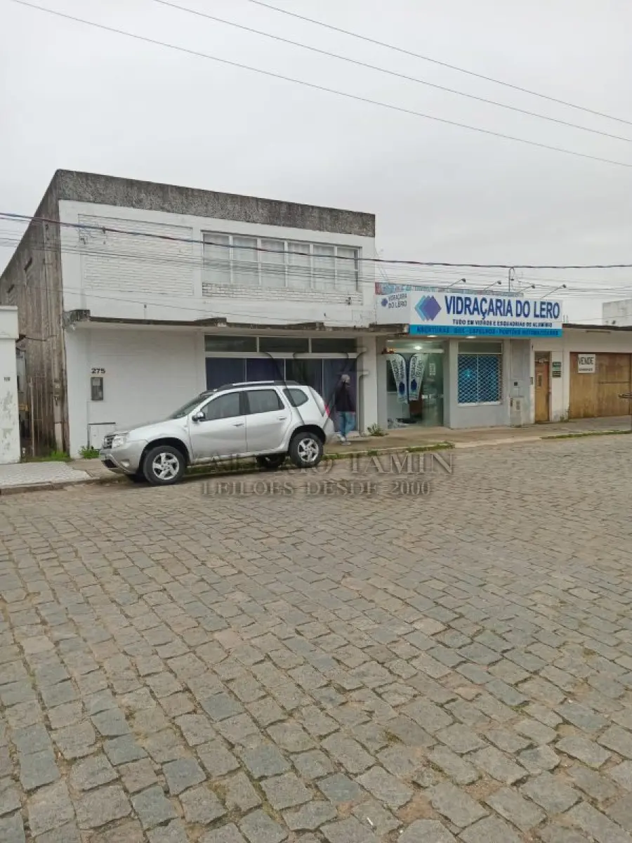 LOTE 596 - Um Prédio Comercial de alvenaria