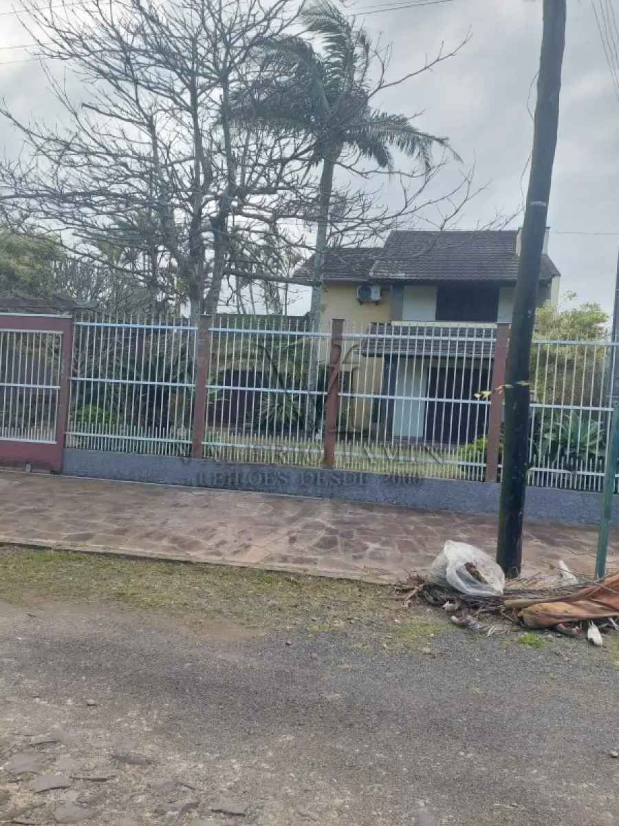 LOTE 600 - UM IMÓVEL RESIDENCIAL EM ALVENÁRIA COM AREA DE 196,77m² NA PRAIA CURUMIM EM CAPÃO DA CANOA.