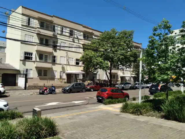 UM APARTAMENTO EM PORTO ALEGRE
