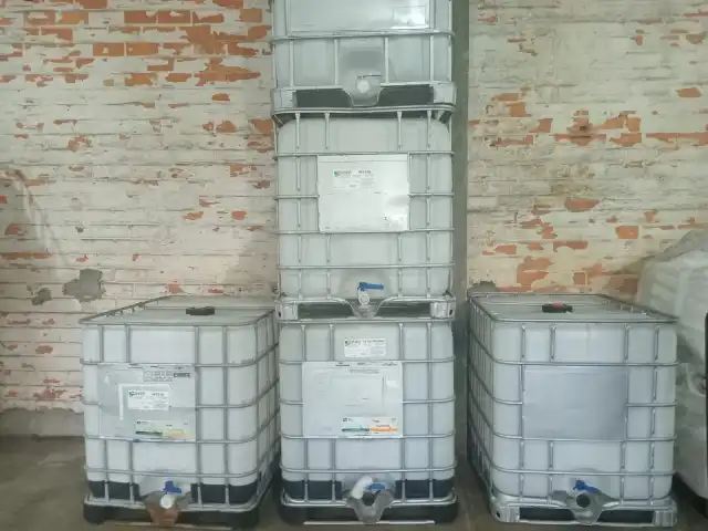 105000kg de W-33B .