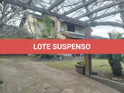 LOTE 600 - UM IMÓVEL RESIDENCIAL EM ALVENÁRIA COM AREA DE 196,77m² NA PRAIA CURUMIM EM CAPÃO DA CANOA.