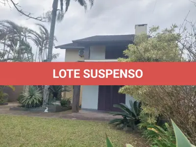 LOTE 600 - UM IMÓVEL RESIDENCIAL EM ALVENÁRIA COM AREA DE 196,77m² NA PRAIA CURUMIM EM CAPÃO DA CANOA.