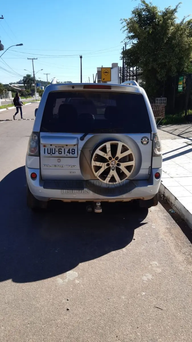 LOTE 146 - UM AUTOMOVEL MMC PAJERO TRA