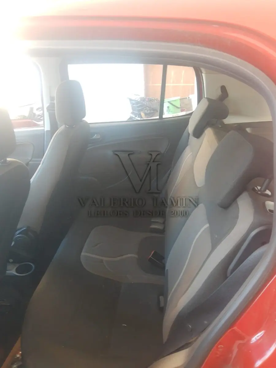 LOTE 18 - 01 VEICULO FIAT UNO