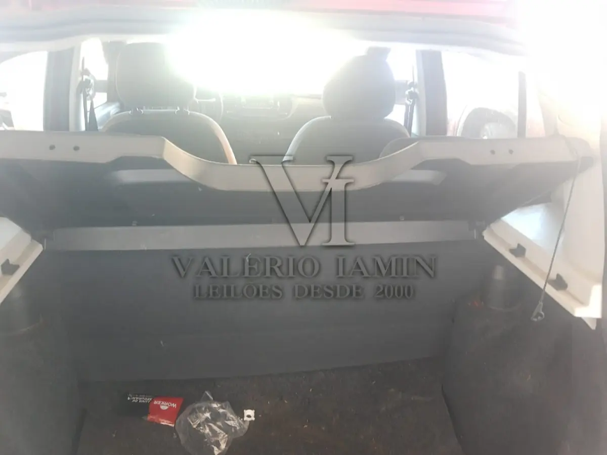 LOTE 18 - 01 VEICULO FIAT UNO