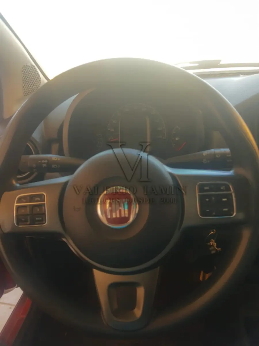 LOTE 18 - 01 VEICULO FIAT UNO