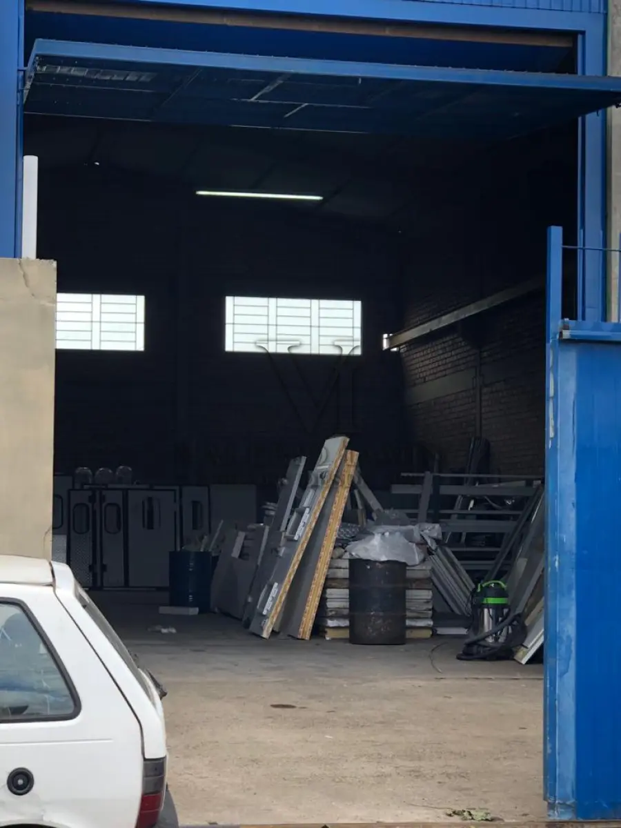 LOTE 025 - UM PAVILHÃO