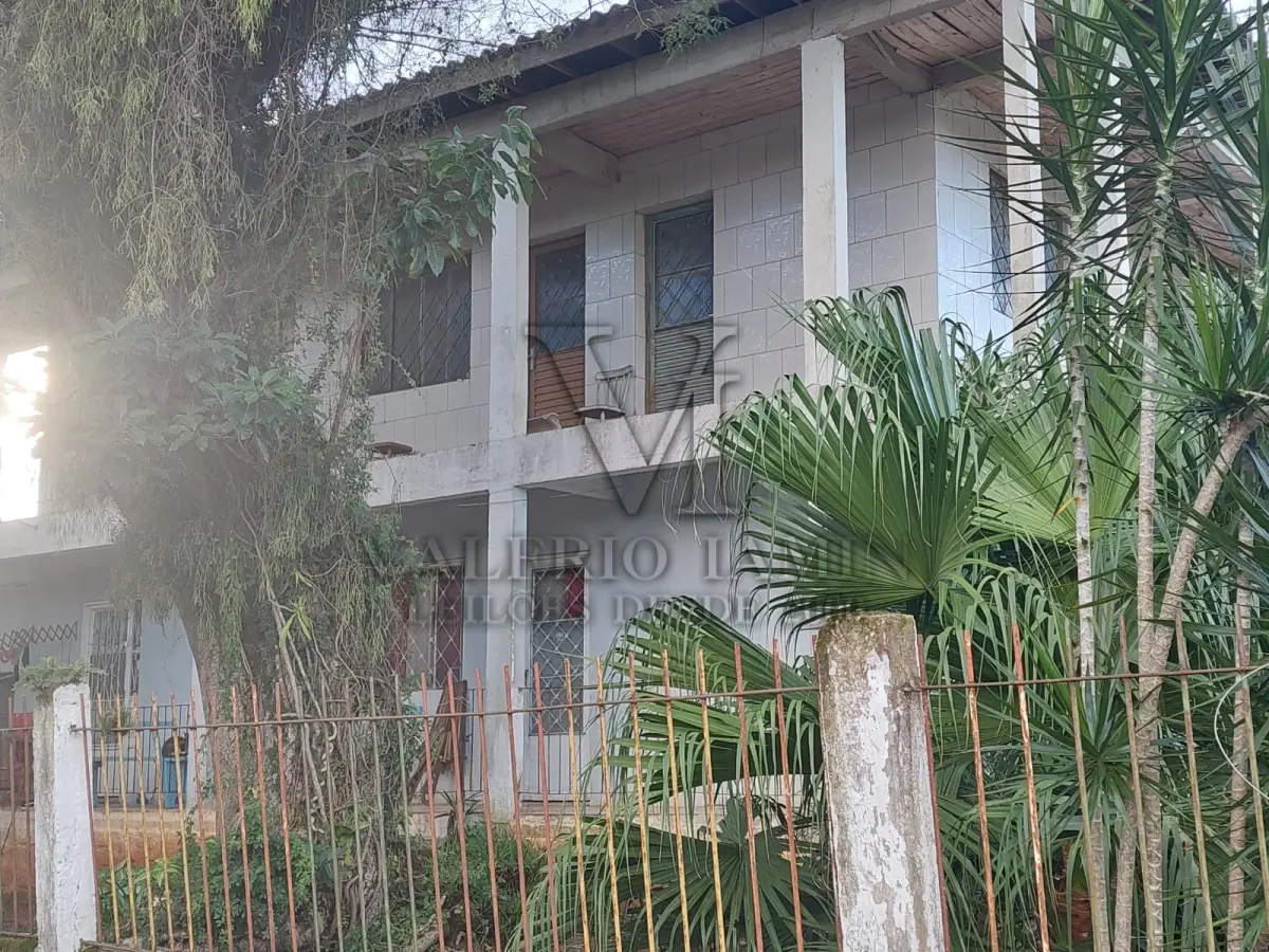 LOTE 283 - UM IMÓVEL EM ALVENÁRIA