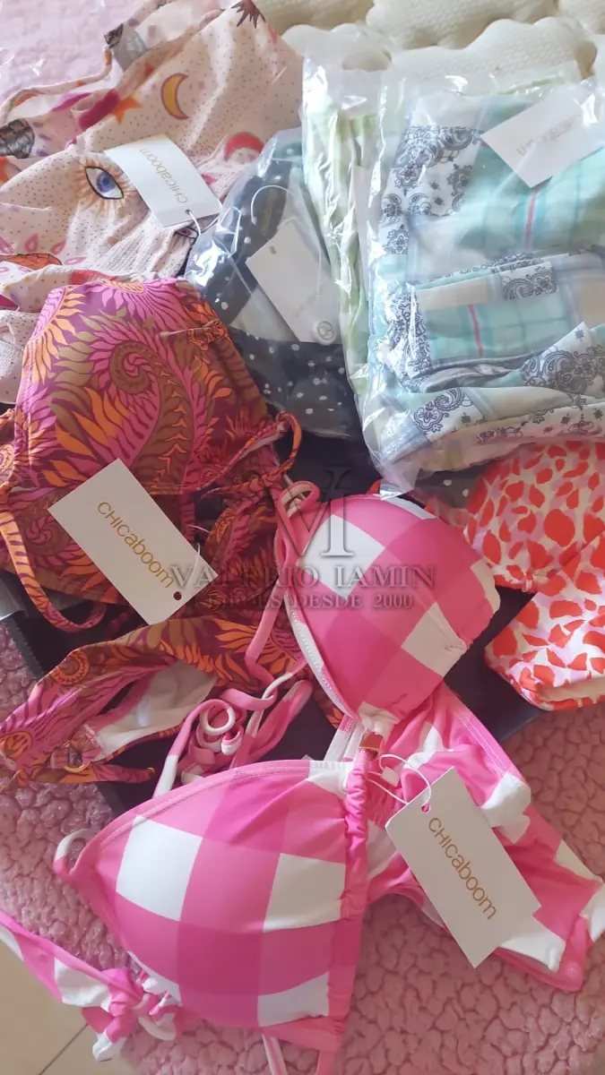 LOTE 317 - DIVERSAS PEÇAS DE ROUPAS