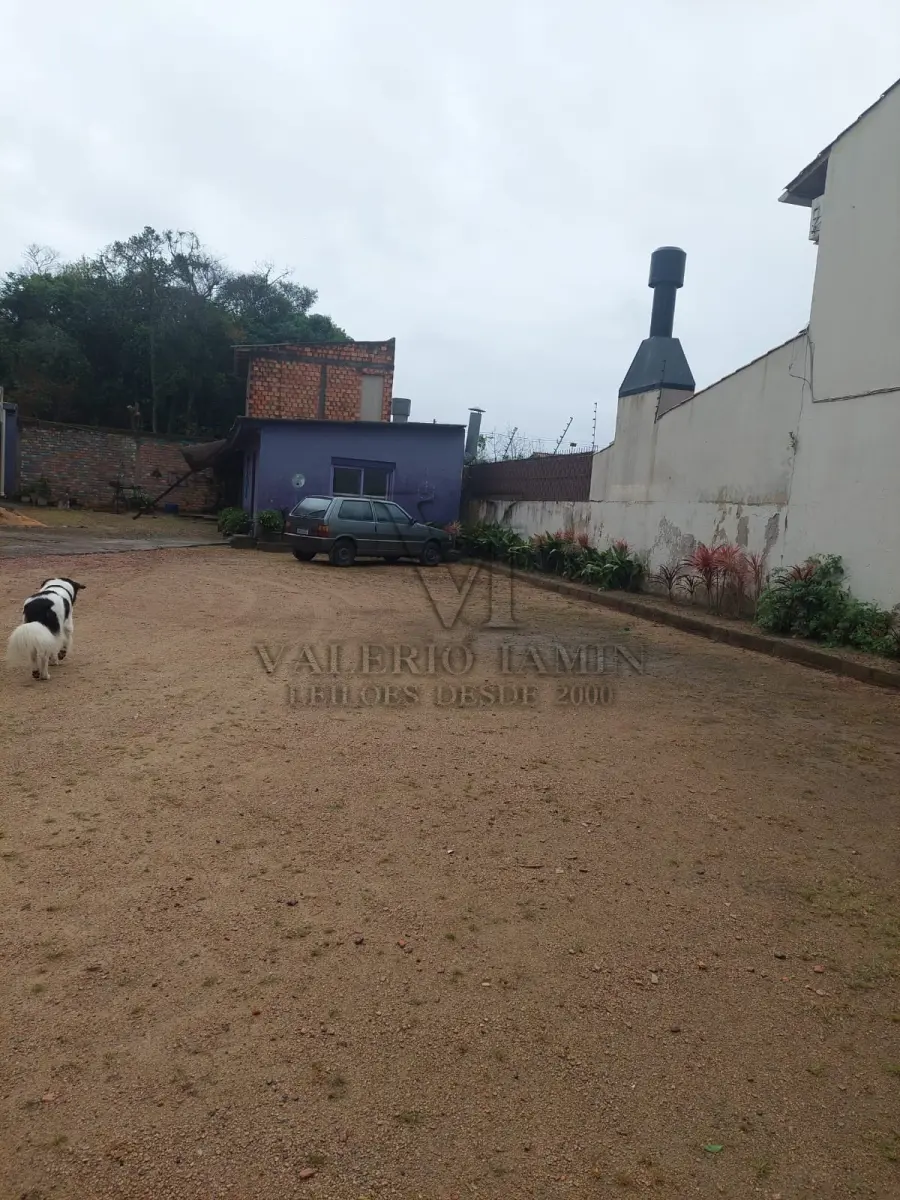 LOTE 515 - IMÓVEL – Sobrado em alvenaria localizado na Av. Guaíba nº1646 emPorto Alegre