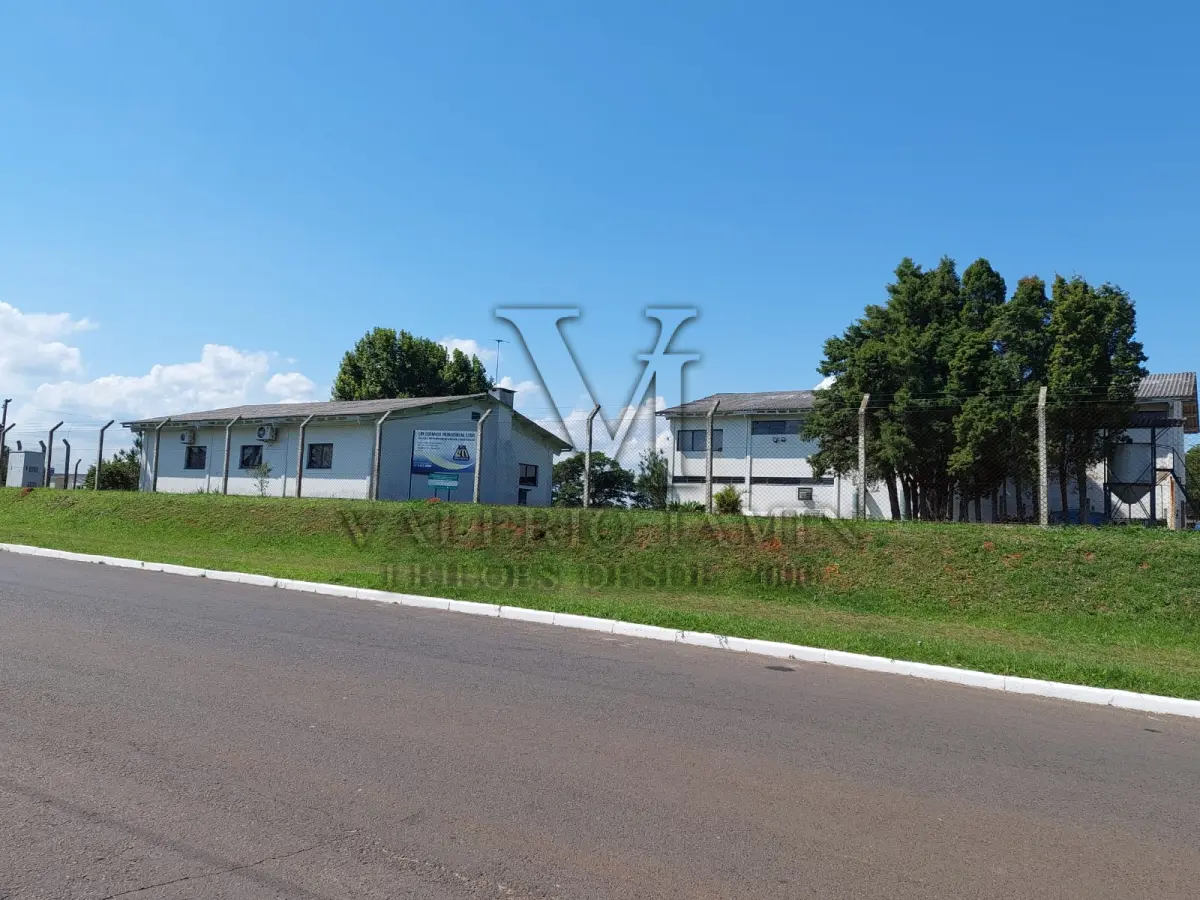 LOTE 260 - Um terreno com área de seis mil e quinhentos e sessenta e três metros quadrados (6.563,00m ²).