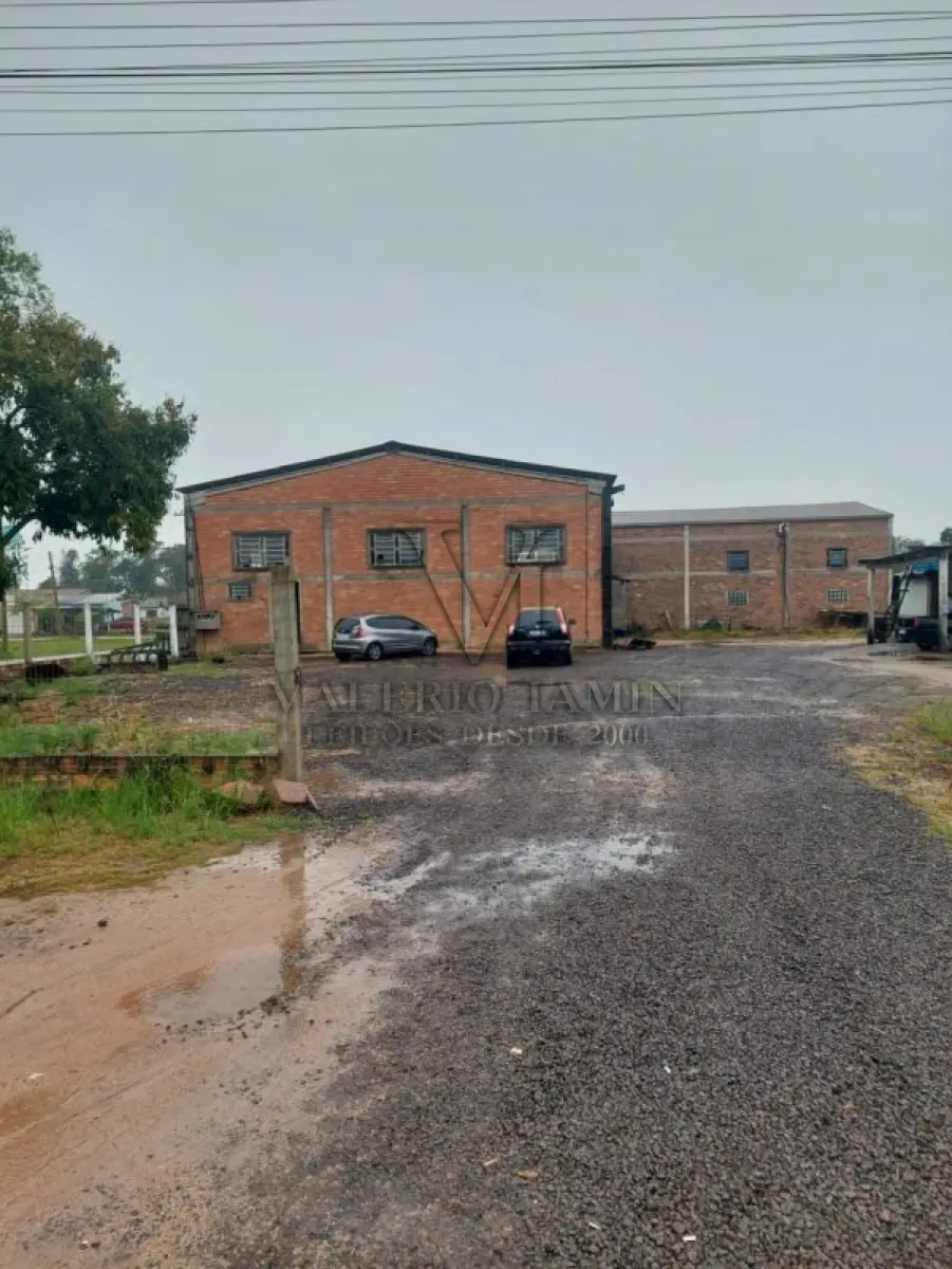LOTE 603 - UM PAVILHÃO E SEU RESPECTIVO TERRENO URBANO