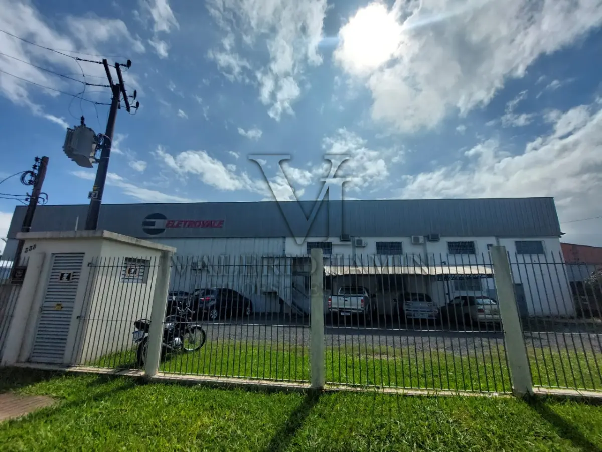 LOTE 509 - Duas áreas somadas constituem uma metragem de 6320,80m², sendo nas áreas foram construídos vários Pavilhões com Estruturas Metálicas