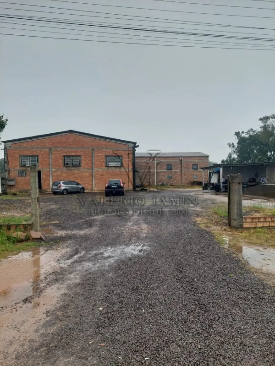 LOTE 603 - UM PAVILHÃO E SEU RESPECTIVO TERRENO URBANO