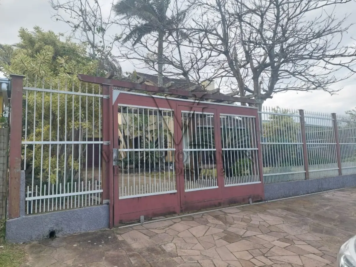 LOTE 600 - UM IMÓVEL RESIDENCIAL EM ALVENÁRIA COM AREA DE 196,77m² NA PRAIA CURUMIM EM CAPÃO DA CANOA.