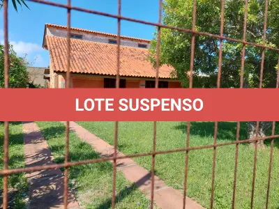 LOTE 241 - Um Imóvel e seu respectivo terreno, situado neste município, na praia de Santa Terezinha-Imbé