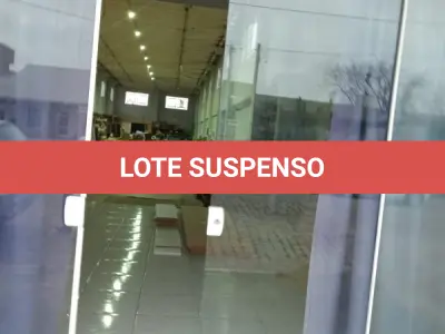 LOTE 596 - Um Prédio Comercial de alvenaria