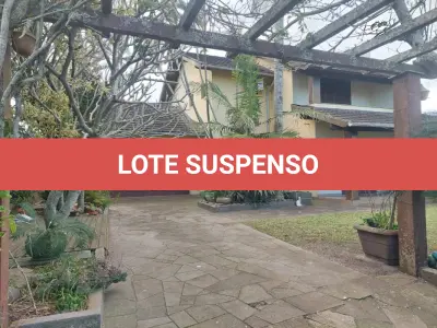 LOTE 600 - UM IMÓVEL RESIDENCIAL EM ALVENÁRIA COM AREA DE 196,77m² NA PRAIA CURUMIM EM CAPÃO DA CANOA.