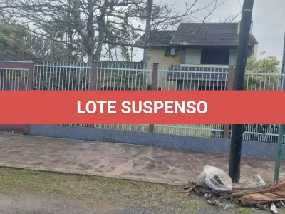 LOTE 600 - UM IMÓVEL RESIDENCIAL EM ALVENÁRIA COM AREA DE 196,77m² NA PRAIA CURUMIM EM CAPÃO DA CANOA.