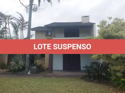 LOTE 600 - UM IMÓVEL RESIDENCIAL EM ALVENÁRIA COM AREA DE 196,77m² NA PRAIA CURUMIM EM CAPÃO DA CANOA.