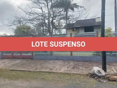 LOTE 600 - UM IMÓVEL RESIDENCIAL EM ALVENÁRIA COM AREA DE 196,77m² NA PRAIA CURUMIM EM CAPÃO DA CANOA.