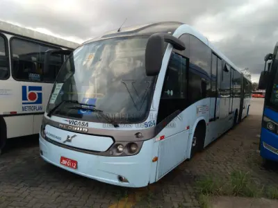 LOTE 075 - UM ONIBUS