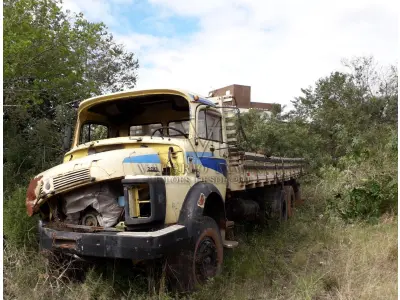 LOTE 218 - CAMINHÃO MERCEDES BENZ L2013, ANO/MODELO 1981