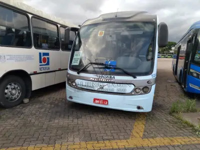 LOTE 075 - UM ONIBUS