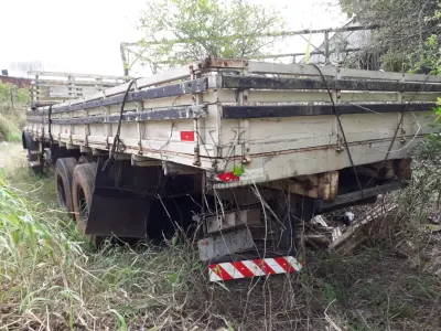 LOTE 218 - CAMINHÃO MERCEDES BENZ L2013, ANO/MODELO 1981