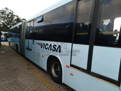 LOTE 075 - UM ONIBUS