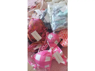 LOTE 317 - DIVERSAS PEÇAS DE ROUPAS