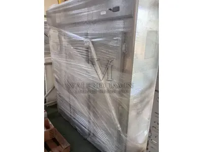 LOTE 432 - 07 (sete) SUQUEIRAS - 01(uma) GELADEIRA INDUSTRIAL DE AÇO INOX 3 PORTAS - 01 (uma) GELADEIRA INDUSTRIAL DE AÇO INOX 4 PORTAS - 01(um) FREEZERCONSUL pequeno aprox. 120 L