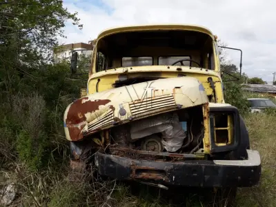 LOTE 218 - CAMINHÃO MERCEDES BENZ L2013, ANO/MODELO 1981