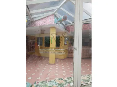 LOTE 515 - IMÓVEL – Sobrado em alvenaria localizado na Av. Guaíba nº1646 emPorto Alegre