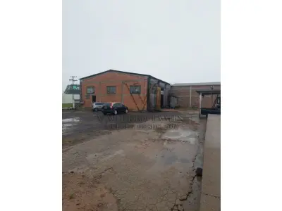 LOTE 603 - UM PAVILHÃO E SEU RESPECTIVO TERRENO URBANO