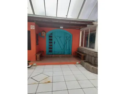 LOTE 515 - IMÓVEL – Sobrado em alvenaria localizado na Av. Guaíba nº1646 emPorto Alegre