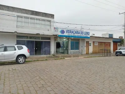 LOTE 596 - Um Prédio Comercial de alvenaria