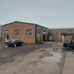 LOTE 603 - UM PAVILHÃO E SEU RESPECTIVO TERRENO URBANO