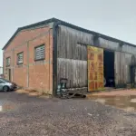 LOTE 603 - UM PAVILHÃO E SEU RESPECTIVO TERRENO URBANO